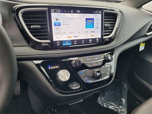 New 2026 Chrysler Pacifica Select image 22