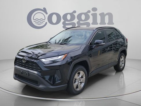 Used 2024 Toyota RAV4 XLE AWD/4WD image 1