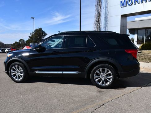 Used 2023 Ford Explorer XLT w/ Equipment Group 202A image 3