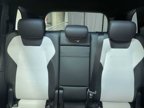 Used 2021 Mercedes-Benz GLB 250 GLB 250 image 22