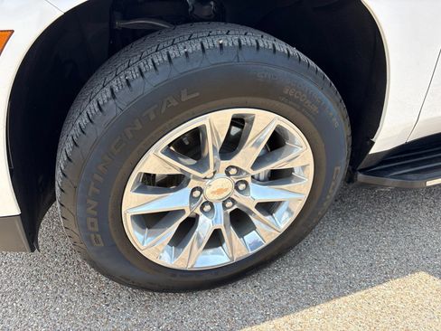 Used 2025 Chevrolet Tahoe Premier AWD/4WD image 35