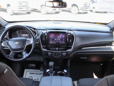 Used 2022 Chevrolet Traverse LT image 27