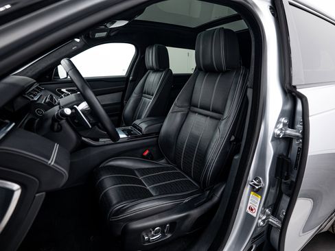 Used 2018 Land Rover Range Rover Velar R-Dynamic SE image 11