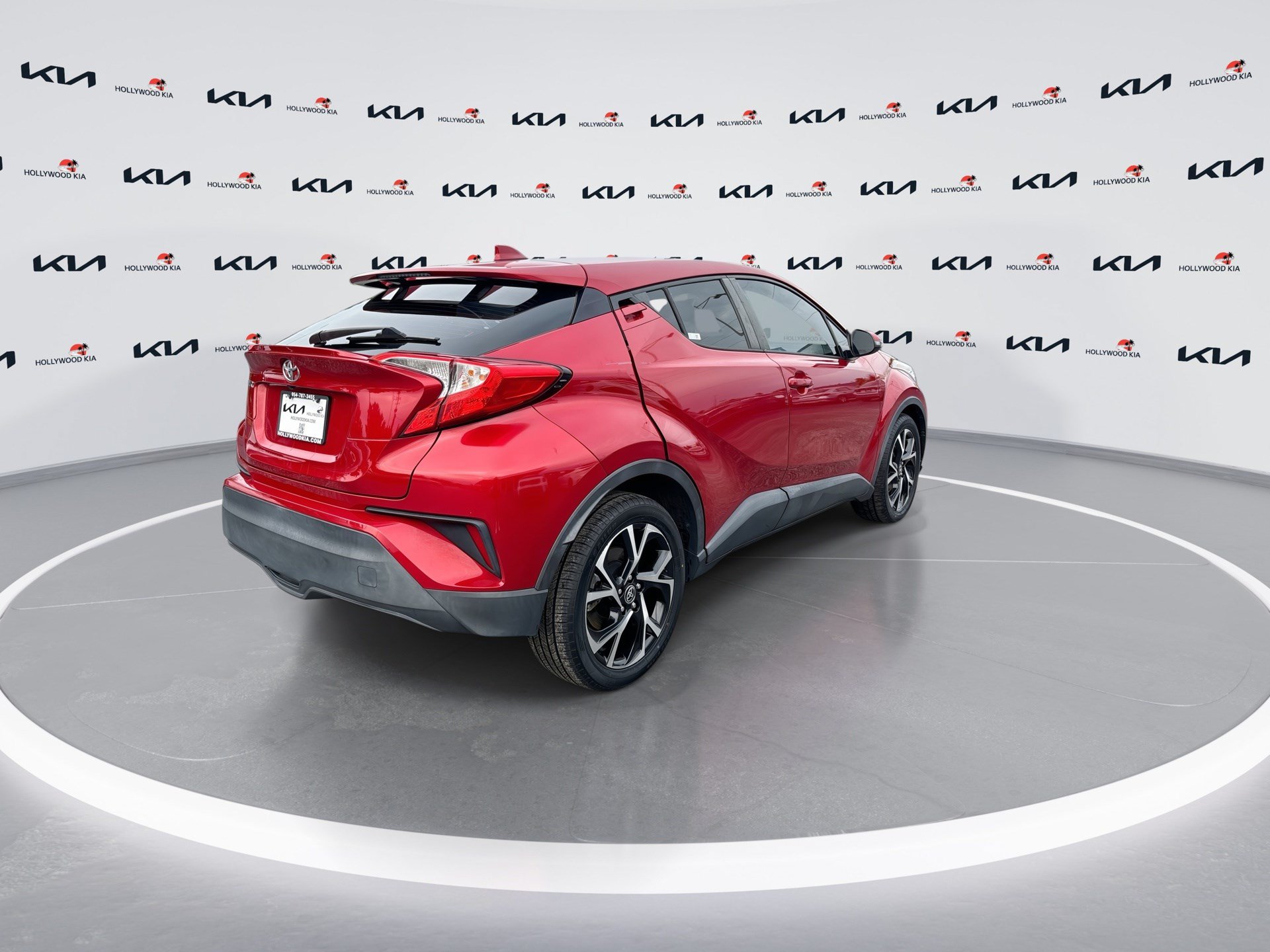 Used 2021 Toyota C-HR XLE FWD image 8