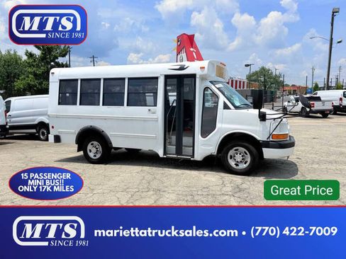 Used 2014 Chevrolet Express 3500 w/ School Bus Package RWD image 1