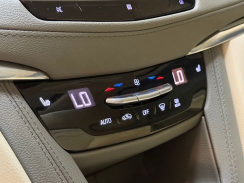 Used 2020 Cadillac XT5 Premium Luxury FWD image 34