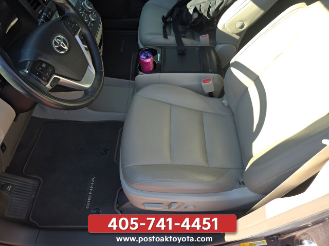 Used 2019 Toyota Sienna XLE w/ XLE Navigation Package FWD image 14