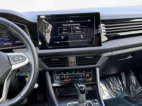 Used 2025 Volkswagen Jetta S image 6