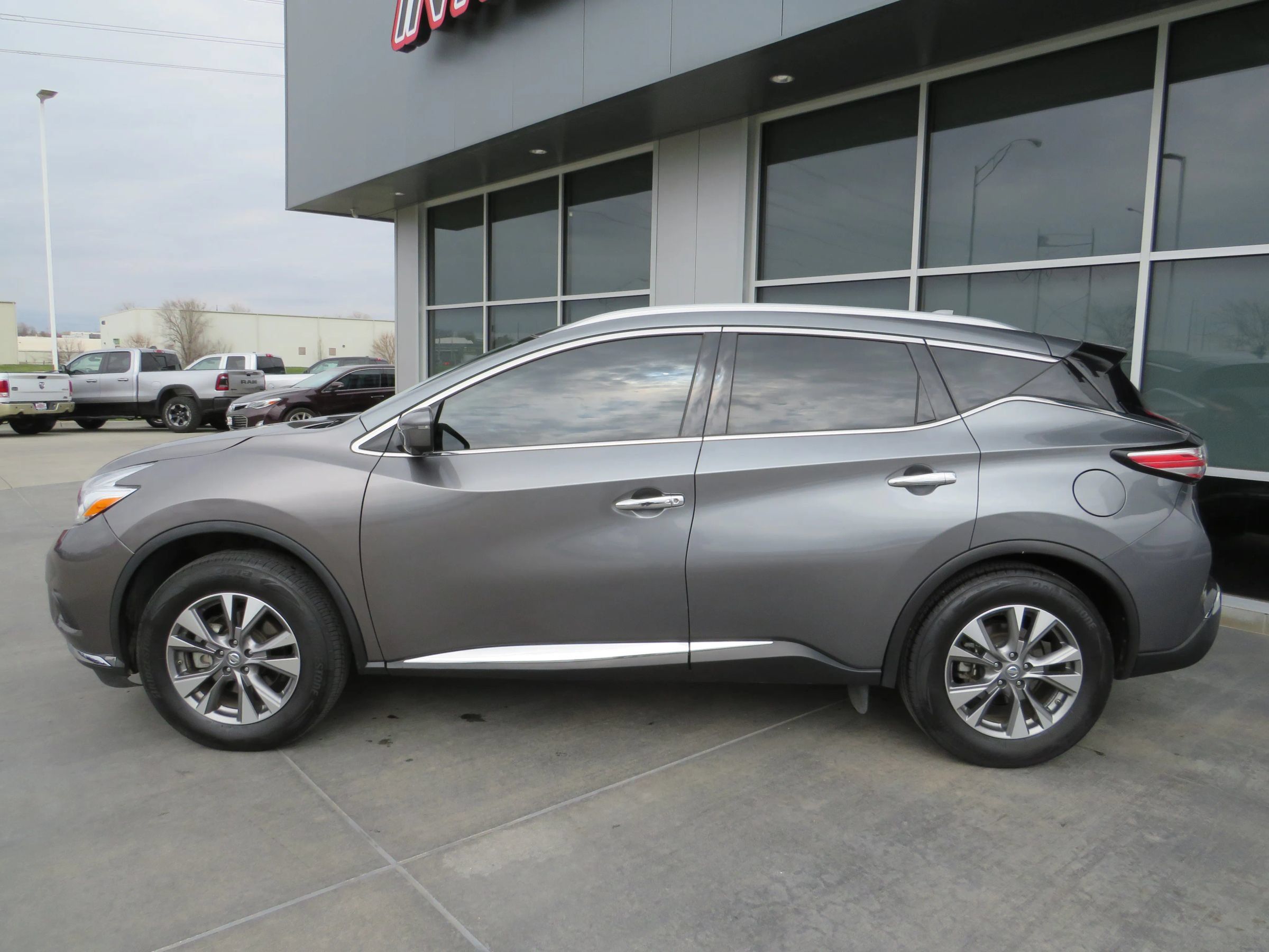 Used 2017 Nissan Murano SL FWD image 4