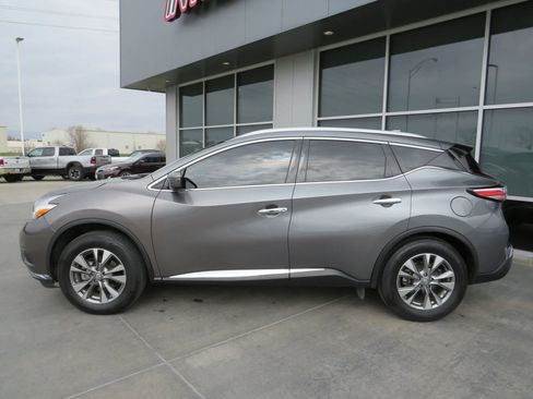 Used 2017 Nissan Murano SL image 4