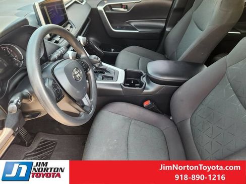 Used 2024 Toyota RAV4 XLE w/ Convenience Package FWD image 14