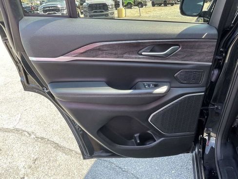 Used 2023 Jeep Grand Cherokee 4WD 4xe image 21