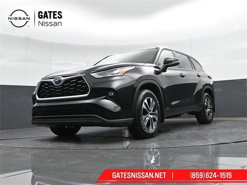 Used 2022 Toyota Highlander XLE image 38