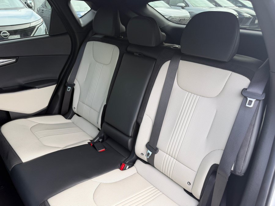 Used 2024 Kia EV6 GT-Line w/ GT-Line White Seat Package AWD/4WD image 46