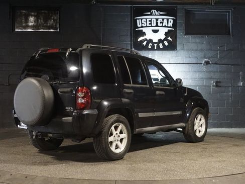 Used 2007 Jeep Liberty Limited AWD/4WD image 6