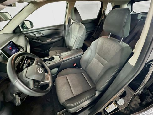 Used 2025 Nissan Rogue SV FWD image 13
