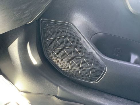 Used 2021 Toyota RAV4 XLE Premium image 23