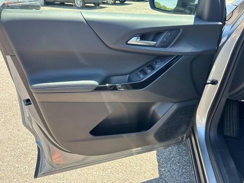 Used 2025 Chevrolet Equinox LT w/ Safety and Technology Package FWD image 25