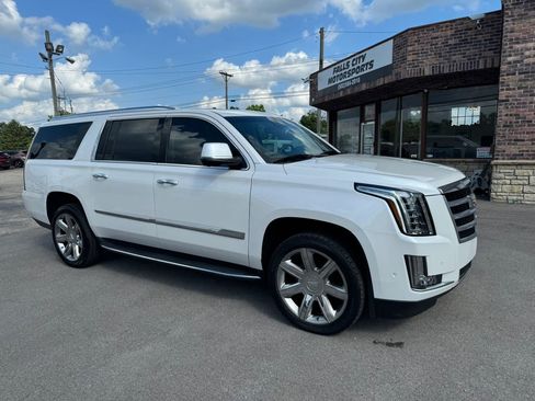 Used 2018 Cadillac Escalade ESV Luxury AWD/4WD image 20