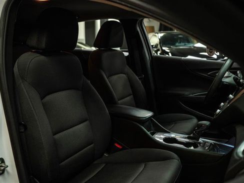 Used 2022 Chevrolet Malibu LS image 13