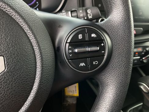 Used 2025 Kia Soul LX w/ LX Technology Package FWD image 27