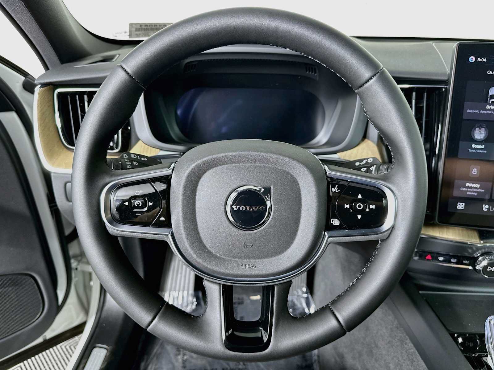 New 2026 Volvo XC60 B5 Core w/ Climate Package PRO AWD/4WD image 11