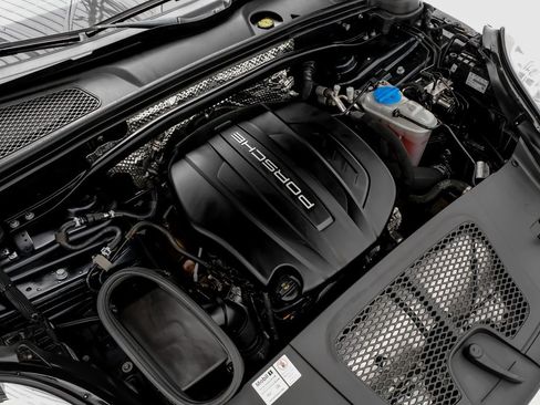 Used 2018 Porsche Macan image 49