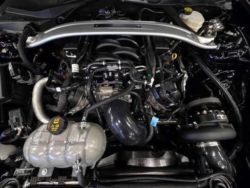 Used 2021 Ford Mustang Mach 1 RWD image 3