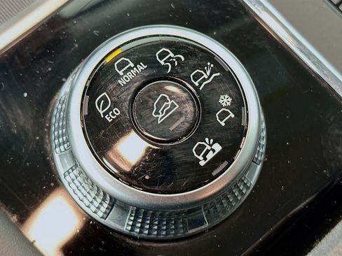 Used 2024 Mitsubishi Outlander SE Black Edition image 26