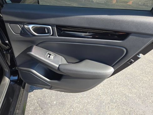 Used 2024 Honda Civic Touring image 9
