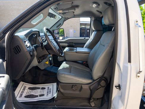 Used 2018 Ford F650 2WD Regular Cab Super Duty image 28