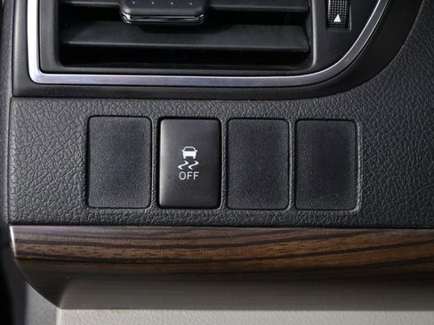 Used 2015 Toyota Camry LE image 24