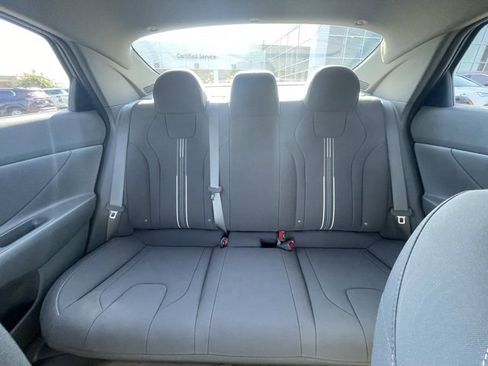 Used 2022 Hyundai Elantra SEL image 23