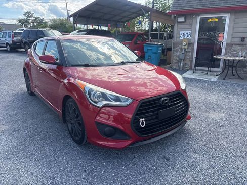 Used 2016 Hyundai Veloster Turbo FWD image 3