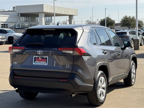 Used 2024 Toyota RAV4 LE image 4