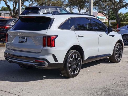 Used 2023 Kia Sorento EX w/ Panoramic Sunroof Package image 10