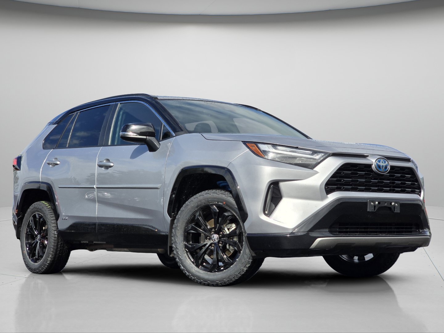 Certified 2024 Toyota RAV4 XSE w/ Weather Package AWD/4WD image 2