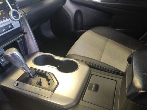 Used 2014 Toyota Camry SE image 26