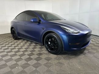 Used 2022 Tesla Model Y Long Range video 2