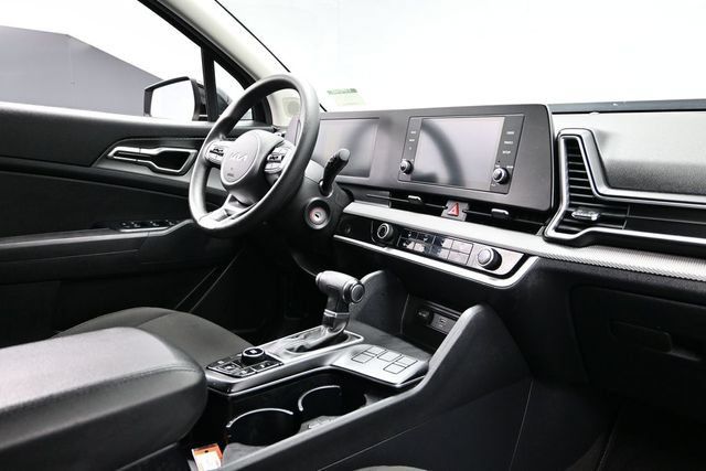 Used 2025 Kia Sportage LX FWD image 14