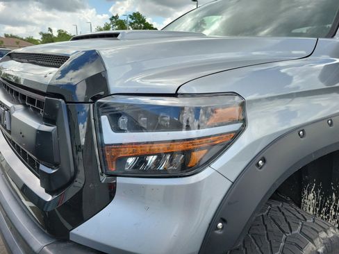 Used 2015 Toyota Tundra SR5 w/ SR5 Upgrade Package AWD/4WD image 5
