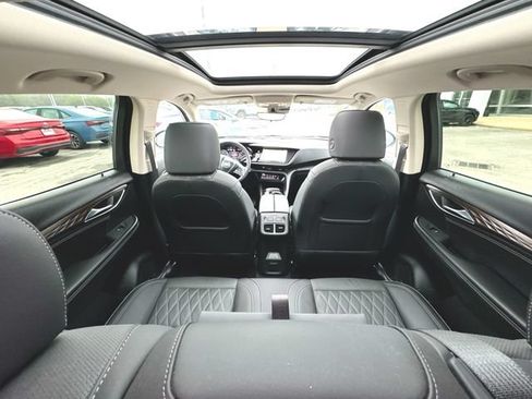 Used 2023 Buick Envision Avenir AWD/4WD image 21
