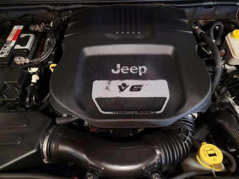 Used 2014 Jeep Wrangler Sport w/ Quick Order Package 24S AWD/4WD image 30
