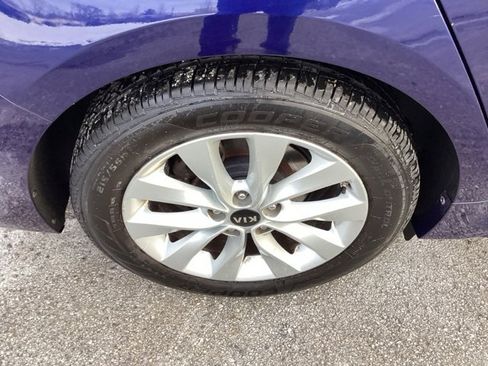 Used 2018 Kia Optima S w/ Panoramic Sunroof Package image 11