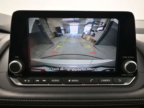 Used 2025 Nissan Rogue SV AWD/4WD image 15