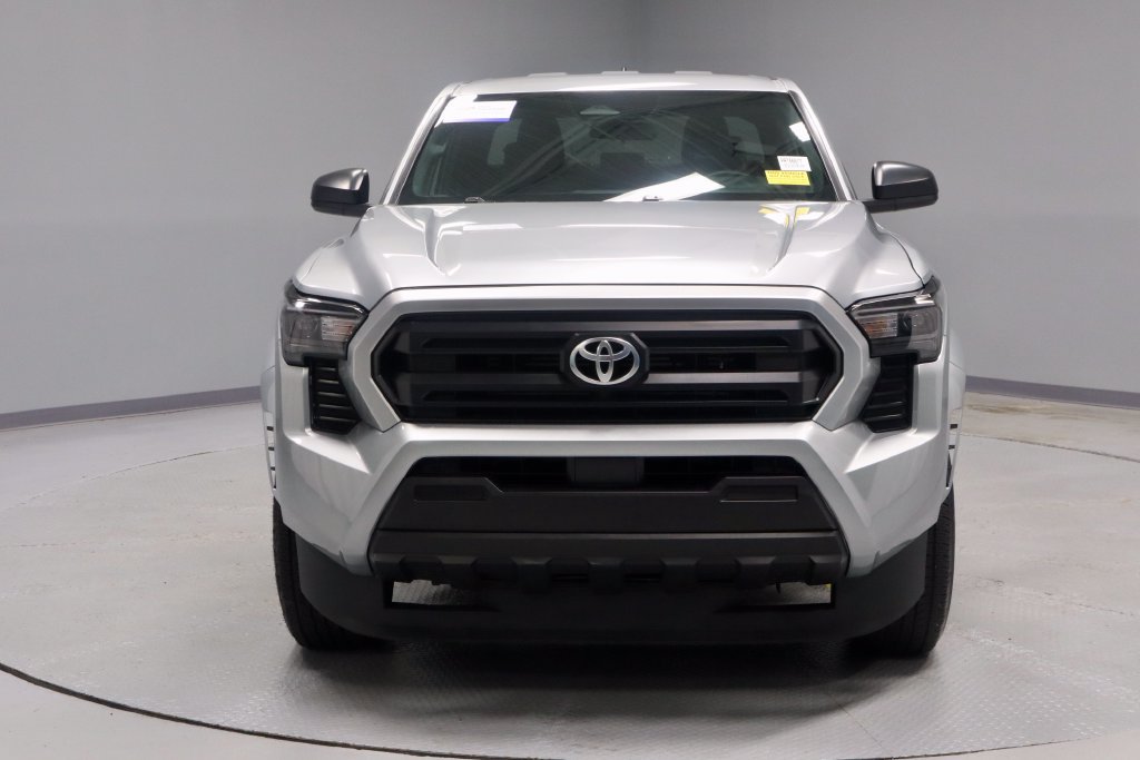 Used 2025 Toyota Tacoma SR AWD/4WD image 6