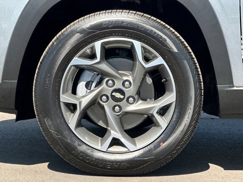 New 2026 Chevrolet Trax LT w/ Driver Confidence Package FWD image 25