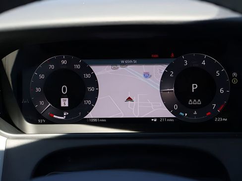 Certified 2026 Land Rover Range Rover Velar Dynamic SE AWD/4WD image 29
