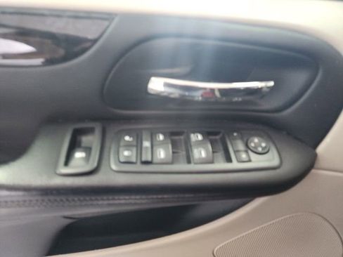 Used 2013 Dodge Grand Caravan SXT FWD image 13