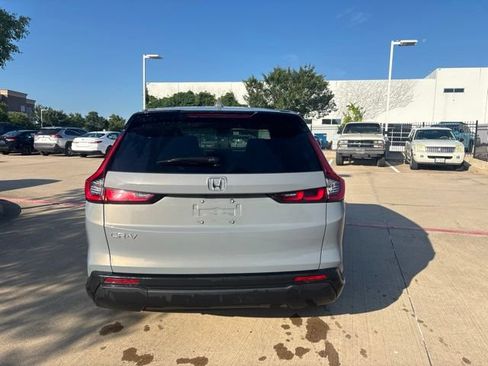 Used 2025 Honda CR-V EX image 6